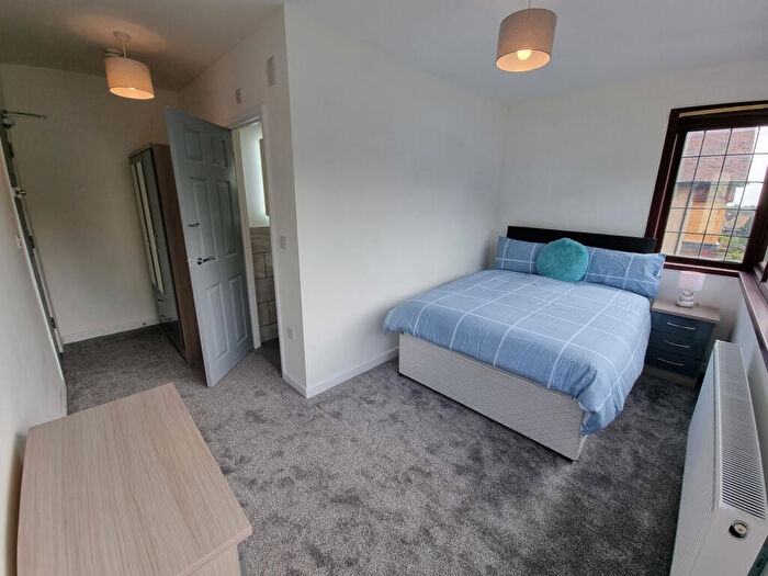 1 Bedroom Detached House To Rent In London Road, Cosham, Portsmouth, Hampshire, PO6