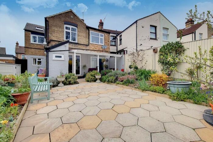 7 Bedroom Detached House For Sale In King Edward Street, Slough, SL1