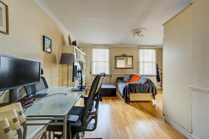 1 Bedroom Flat To Rent In Fulham Road, Fulham Broadway, London, SW6