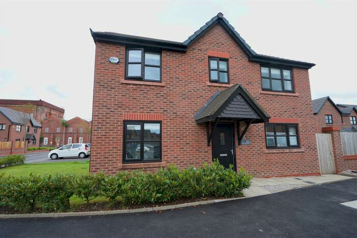 4 Bedroom Detached House To Rent In Lancashire Way, Horwich, Bolton, BL6