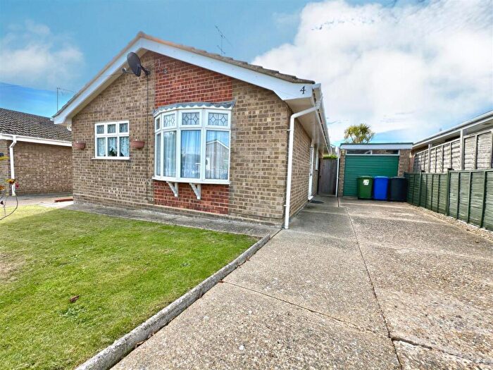 3 Bedroom Detached Bungalow For Sale In Grampian Way, Oulton Broad, Lowestoft, Suffolk, NR32