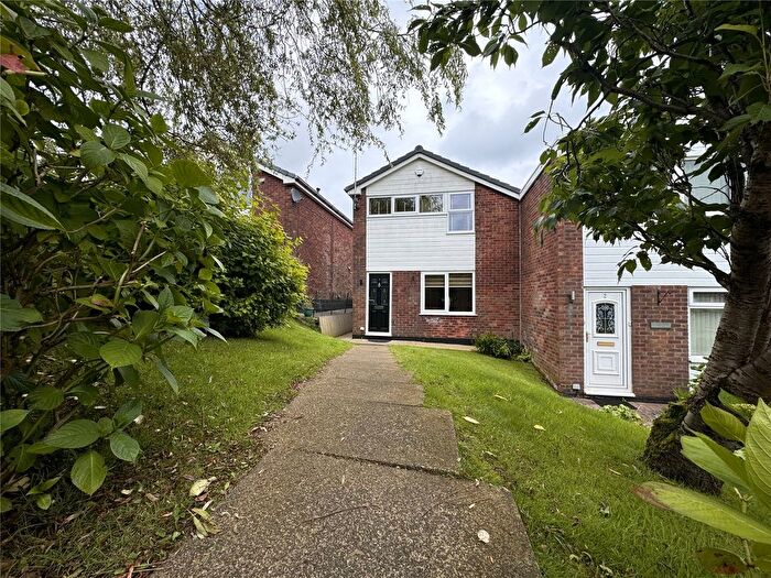 3 Bedroom Semi-Detached House To Rent In Cottage Walk, Shawclough, Rochdale, OL12