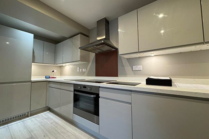 2 Bedroom Flat To Rent In Beaumont Court, Victoria Avenue, Southend, SS2