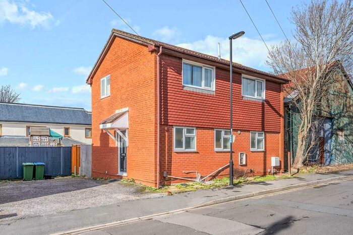 1 Bedroom Flat To Rent In Church Road, Southampton, SO19