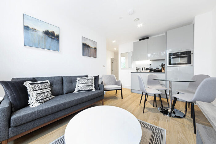 1 Bedroom Apartment To Rent In Laporte Way, Luton, Bedfordshire, LU4