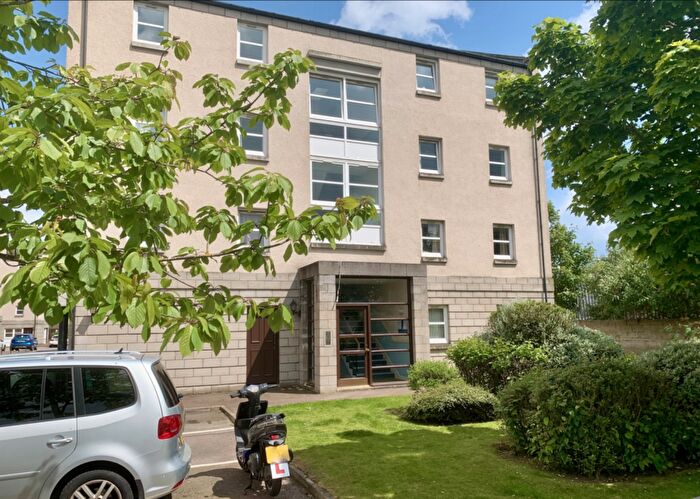2 Bedroom Flat For Sale In Charles Street, Aberdeen, AB25