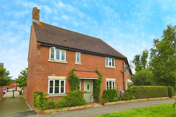 3 Bedroom House To Rent In Luna Close, Swindon, SN25