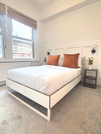 1 Bedroom Flat To Rent In Greyhound Lane, London, SW16