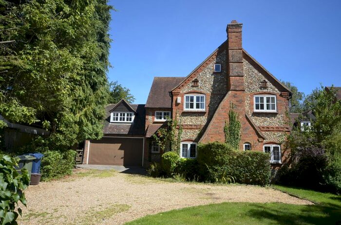 4 Bedroom Detached House To Rent In Misbourne Cottage, Windsor Lane, Little Kingshill, Bucks, HP16