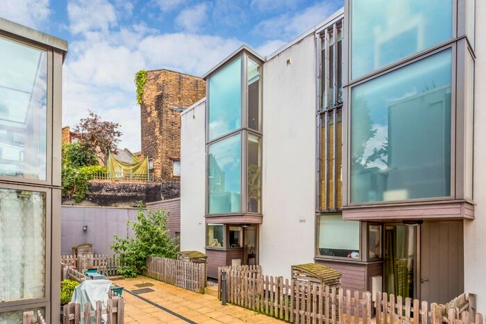 3 Bedroom Terraced House To Rent In Conewood Street, Highbury, N5