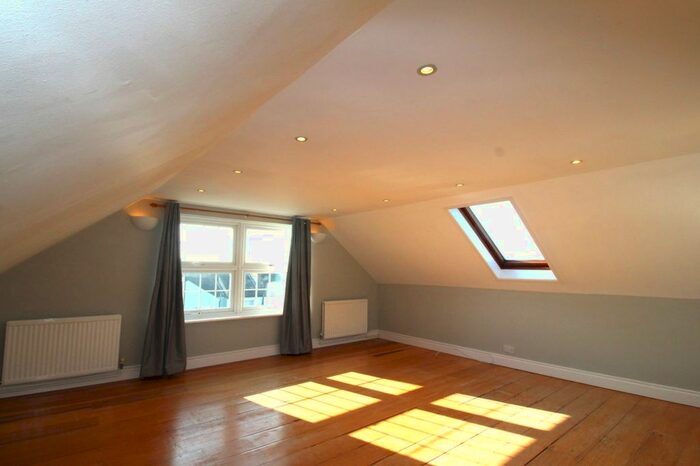 2 Bedroom Flat To Rent In Ashford Road, Five Ways, BN1