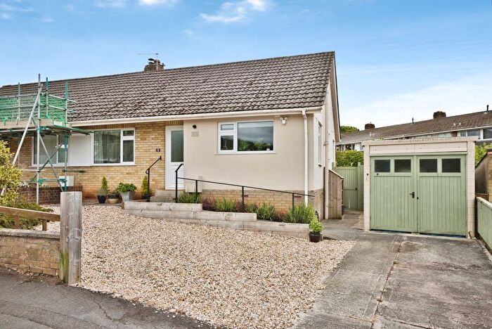 2 Bedroom Bungalow For Sale In Goodymoor Avenue, Wells, Somerset, BA5