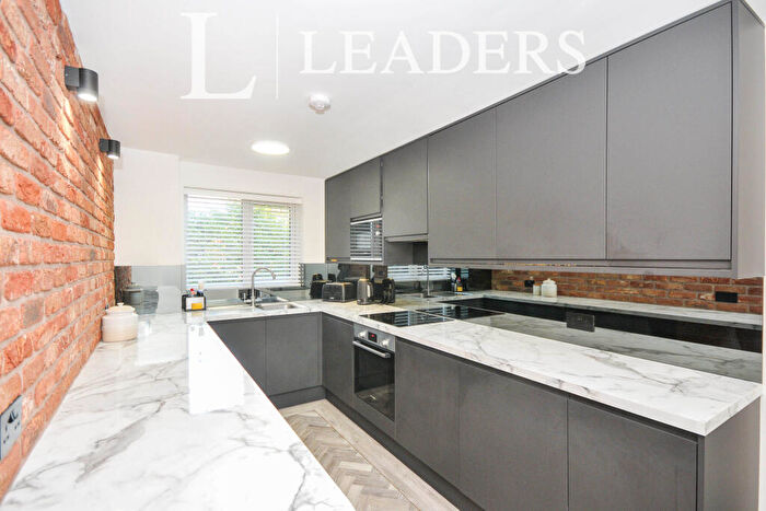 2 Bedroom Apartment To Rent In Whitehaven Close, Bromley, BR2