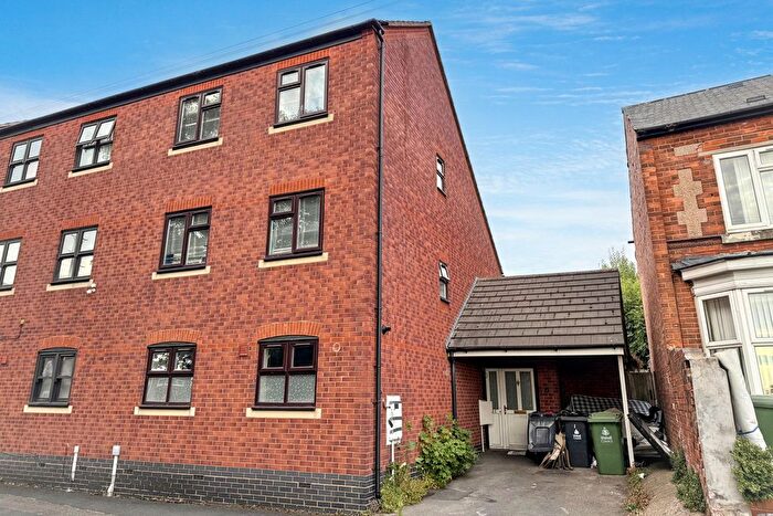 8 Bedroom Semi-Detached House For Sale In Bath Road, Walsall, WS1