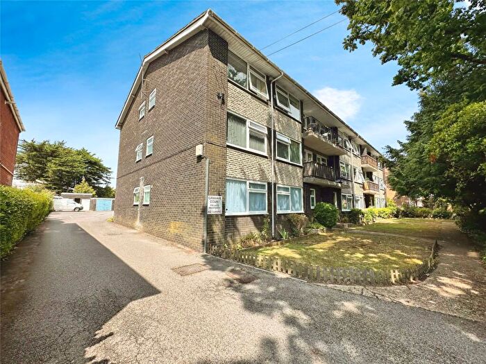 1 Bedroom Apartment For Sale In Deacon Road, Southampton, Hampshire, SO19