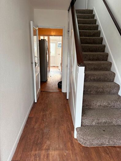 4 Bedroom Detached House To Rent In Hawkwood Crescent, Chingford, E4