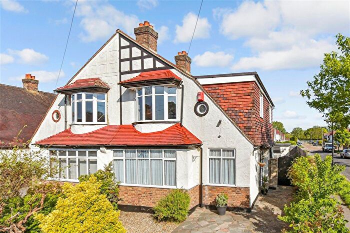4 Bedroom Semi-Detached House For Sale In Stoneleigh Park Avenue, Shirley, Croydon, Surrey, CR0