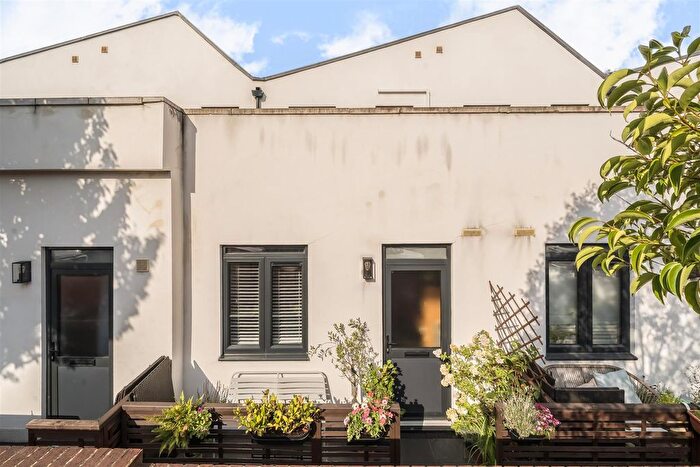 Studio For Sale In Manhattan Apartments, Clifford Road, Walthamstow, London, E17