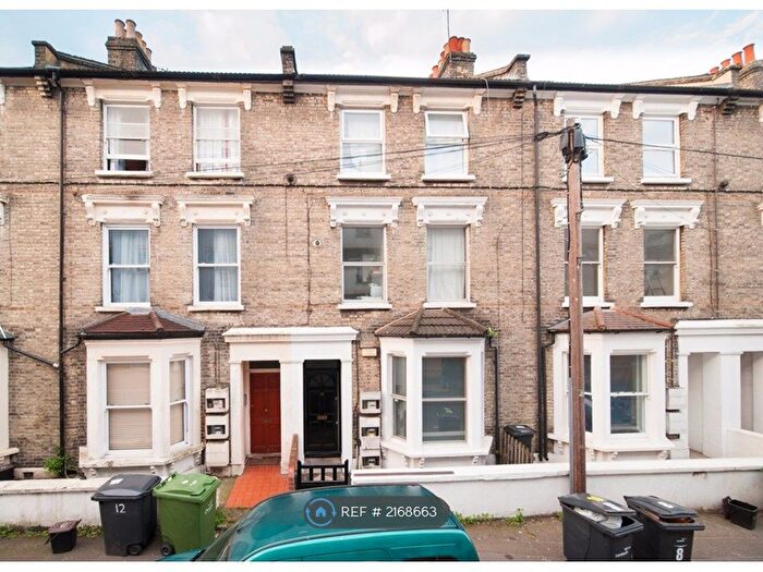 1 Bedroom Flat To Rent In Morrish Road, London, SW2