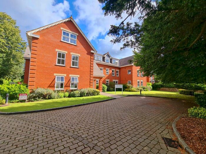 Houses for sale & to rent in GU21 4JQ, Cheapside, Horsell East And