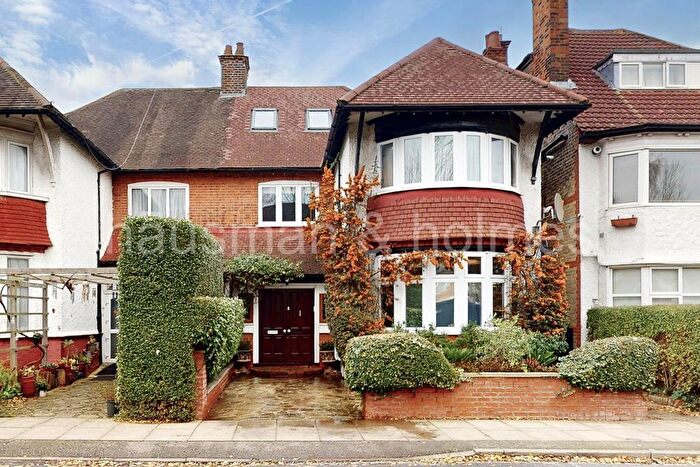 5 Bedroom Semi Detached House For Sale In Garrick Avenue, NW11