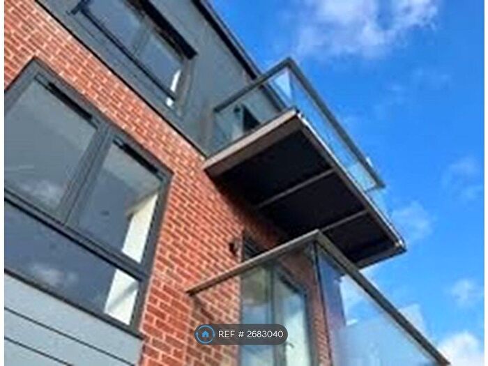 2 Bedroom Flat To Rent In Ash Close, Chesterfield, S43