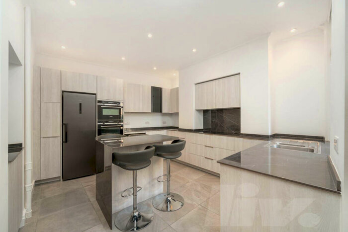 4 Bedroom Flat To Rent In St James Mansions, West End Lane, West Hampstead, NW6