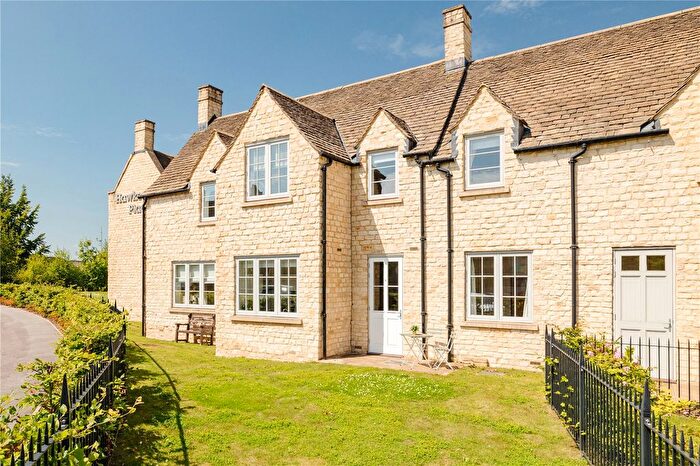 2 Bedroom Flat For Sale In Fosseway, Stow On The Wold, Cheltenham, Gloucestershire, GL54