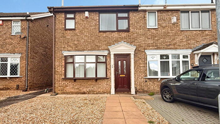 2 Bedroom Semi Detached House For Sale In Westacre, Bucknall, Stoke-on-trent, Staffordshire, ST1