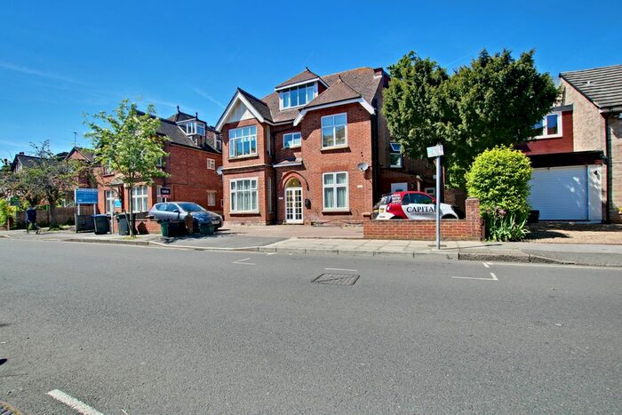2 Bedroom Flat To Rent In Highland Road, Bromley, BR1