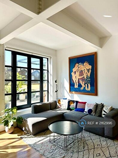 2 Bedroom Flat To Rent In Manor Gardens, London, N7