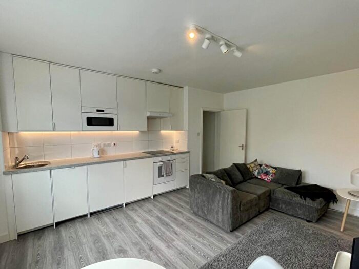2 Bedroom Apartment To Rent In Crouch Hill, London, N4