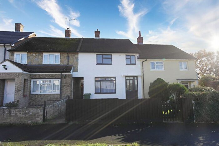 3 Bedroom Terraced House For Sale In Colne Drive, Romford, RM3