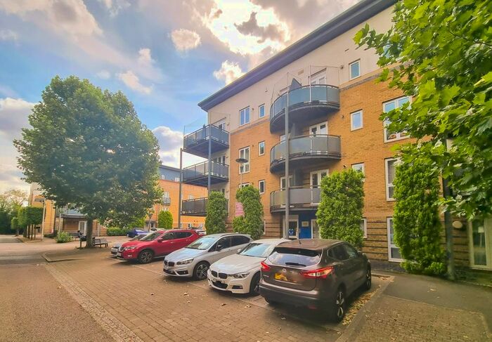 2 Bedroom Flat To Rent In Empire Place, Linden Avenue, Watford, WD18