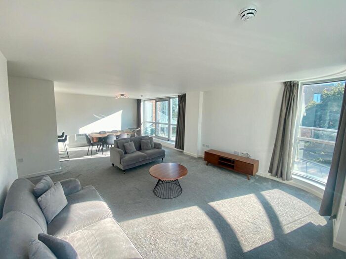4 Bedroom Apartment To Rent In River Crescent, Nottingham, NG2
