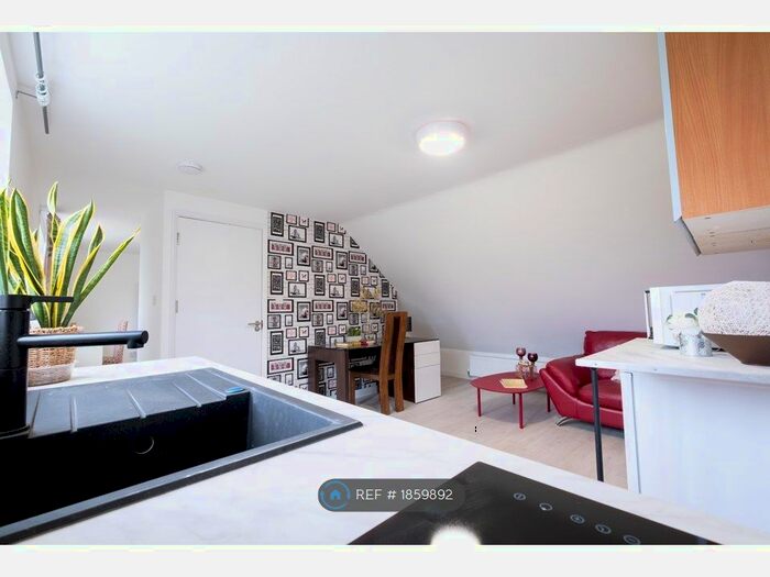 Studio To Rent In Macfarlane Close, Impington, Cambridge, CB24