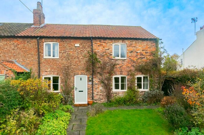 4 Bedroom End Of Terrace House For Sale In Main Street, Bilbrough, York, YO23
