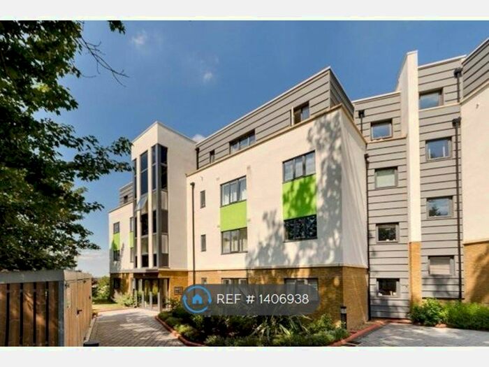 1 Bedroom Flat To Rent In South Terrace, Surbiton, KT6