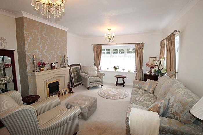 3 Bedroom Bungalow For Sale In Lilly Hall Road, Maltby, Rotherham, S66