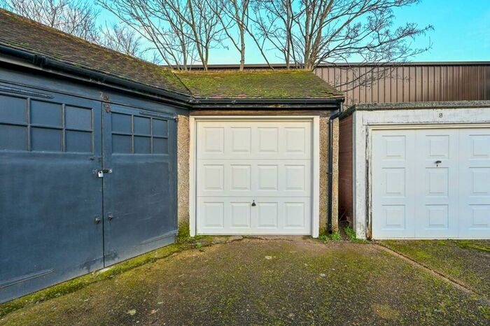 Garage / Parking To Rent In Lancaster Close, Kingston, KT2