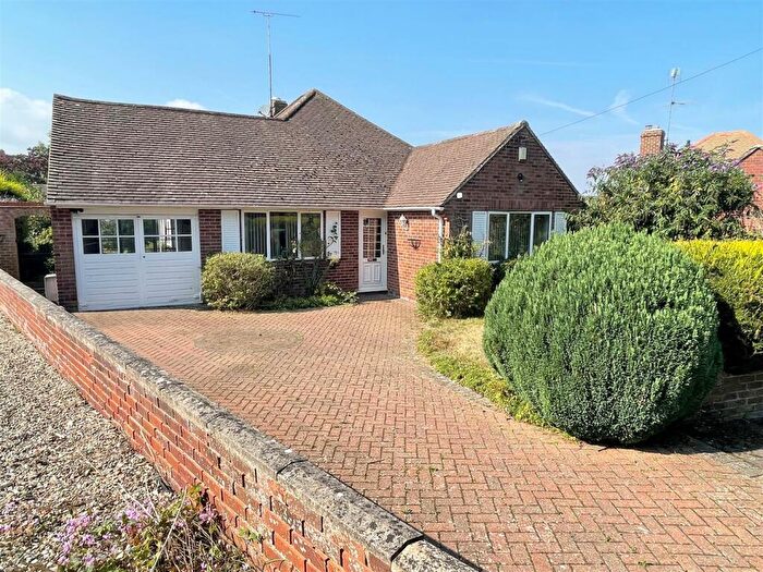 2 Bedroom Bungalow For Sale In Falkland Drive, Newbury, RG14