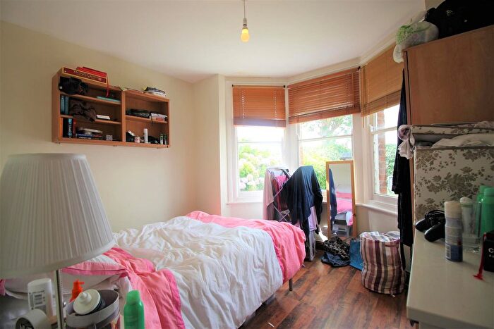 2 Bedroom Flat To Rent In Edward Road, London, E17