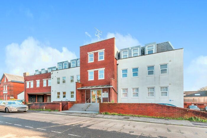 1 Bedroom Flat To Rent In Essex Road, Basingstoke, RG21