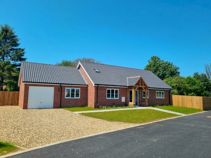 4 Bedroom Detached Bungalow For Sale In Fallowfield Loke, Shropham, Attleborough, NR17