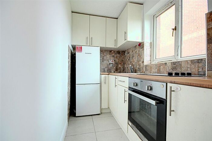1 Bedroom Flat To Rent In Larmans Road, Enfield, Middlesex, EN3
