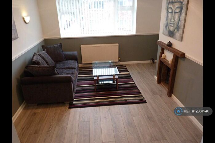 2 Bedroom Flat To Rent In Willis Grove, Bedworth, CV12