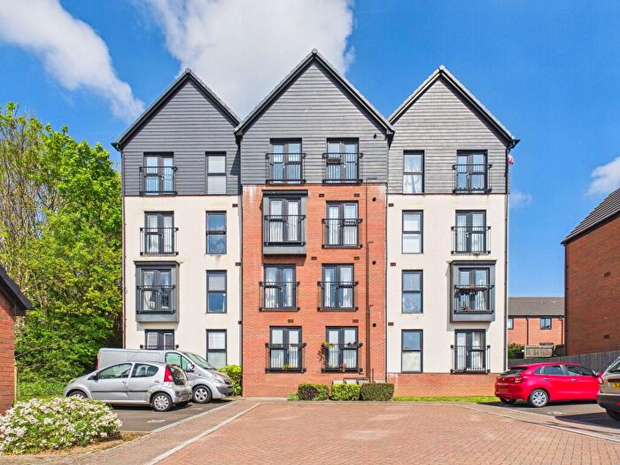 2 Bedroom Flat For Sale In Cei Tir Y Castell, Barry, CF63