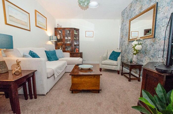 2 Bedroom Semi-Detached Bungalow For Sale In September Close, Southampton, Hampshire, SO30