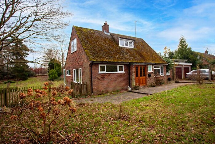 3 Bedroom Chalet For Sale In Finneys Drift, Nacton, Ipswich, IP10