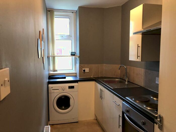 1 Bedroom Flat To Rent In Springhill, Dundee, DD4
